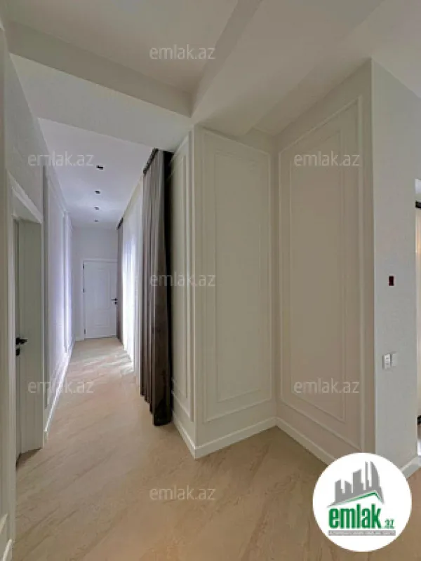 Satılır 5 otaqlı mənzil 220 m²