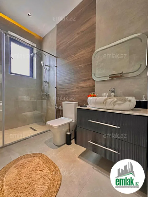 Satılır 5 otaqlı mənzil 220 m²