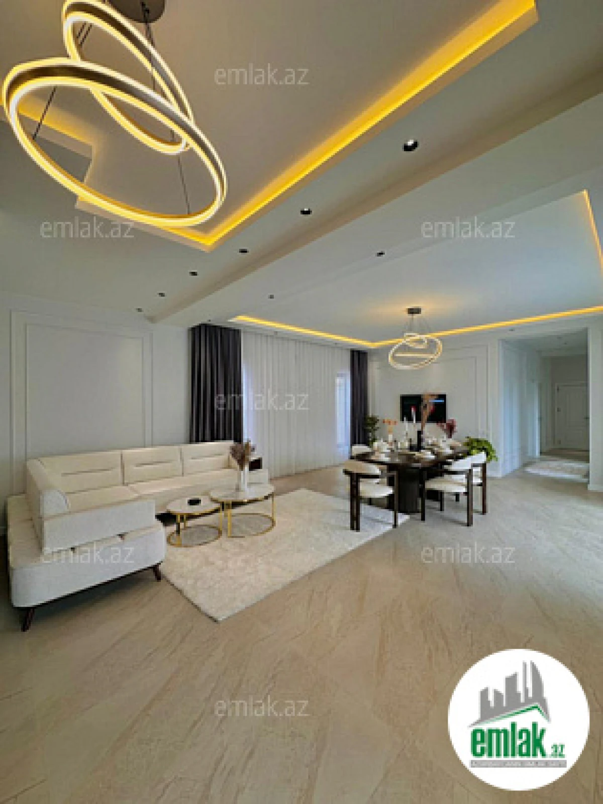 Satılır 5 otaqlı mənzil 220 m²