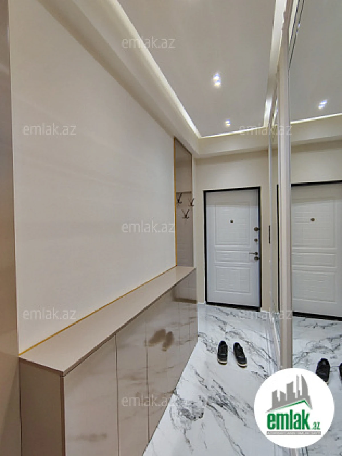 Satılır 2 otaqlı yeni tikili 68 m²