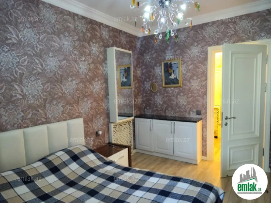 Satılır 3 otaqlı köhnə tikili 70 m²