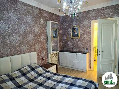 Satılır 3 otaqlı köhnə tikili 70 m²