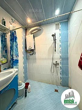 Satılır 3 otaqlı köhnə tikili 100 m²