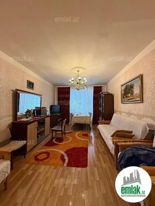 Satılır 3 otaqlı köhnə tikili 100 m²