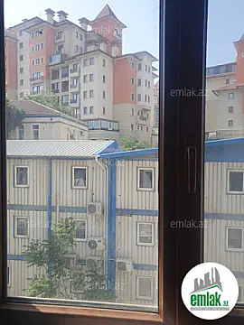 Satılır 3 otaqlı köhnə tikili 100 m²