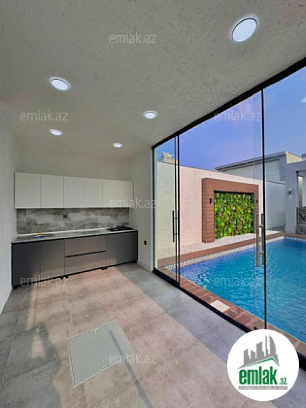 Satılır 4 otaqlı mənzil 170 m²