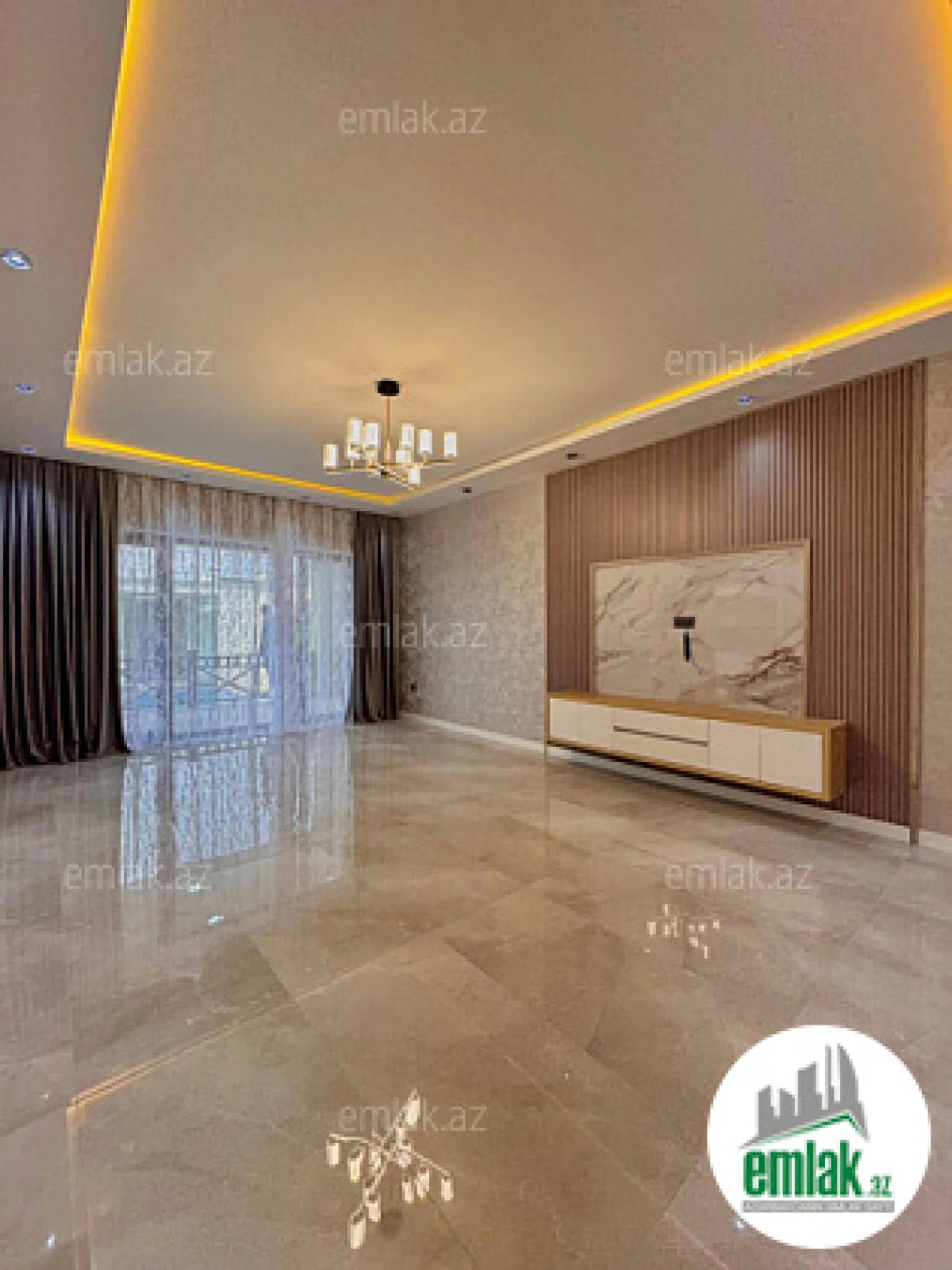 Satılır 4 otaqlı mənzil 170 m²