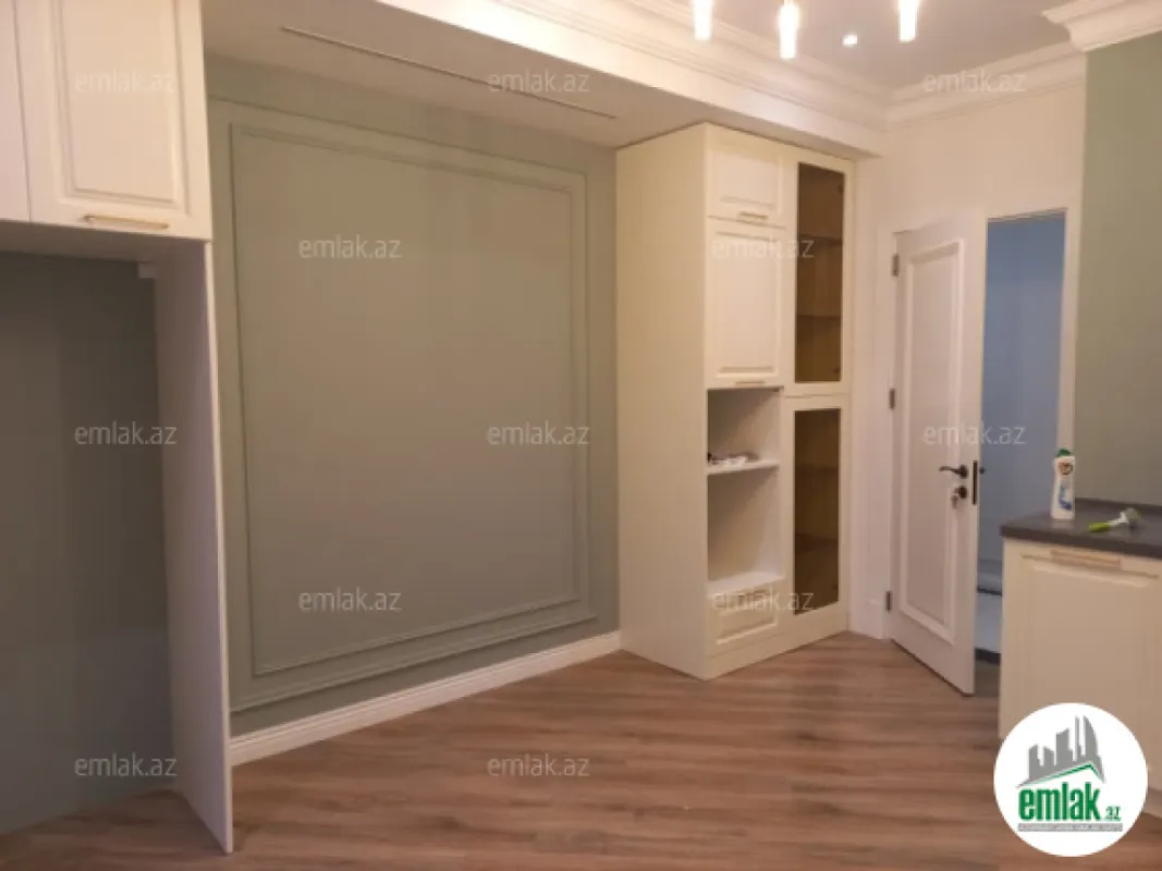 Satılır 4 otaqlı yeni tikili 140 m²