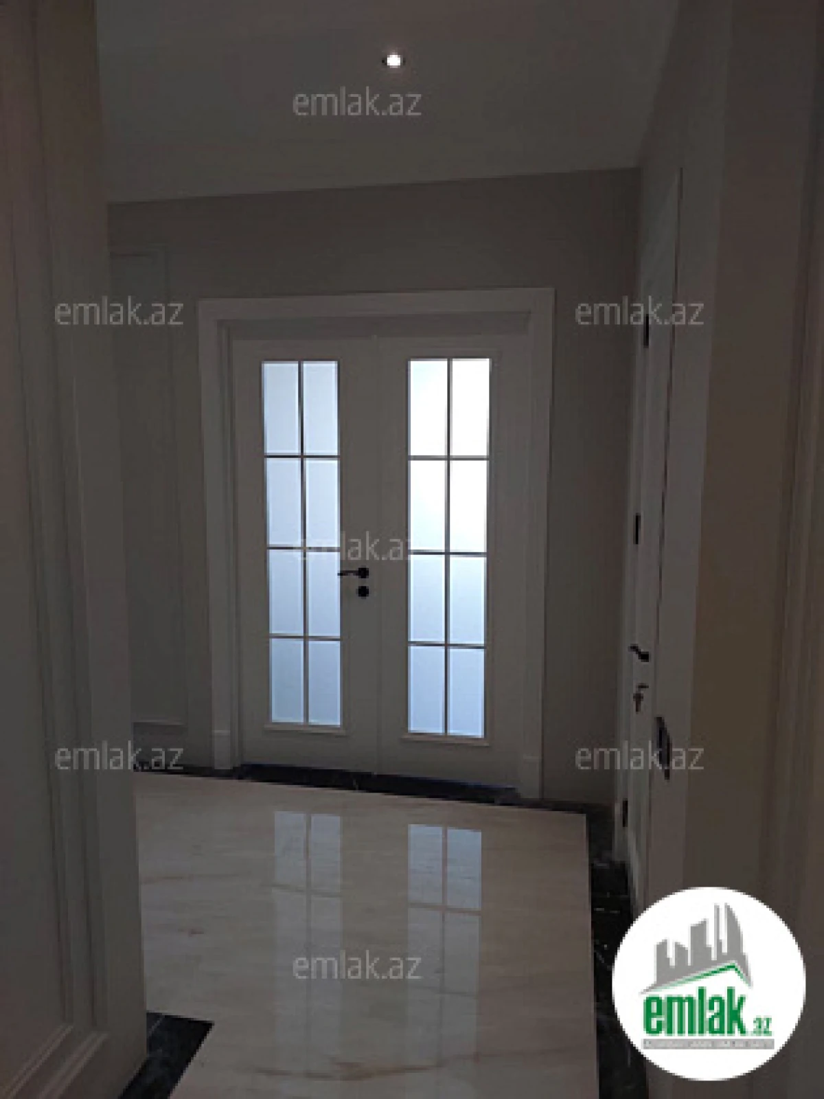 Satılır 4 otaqlı yeni tikili 140 m²
