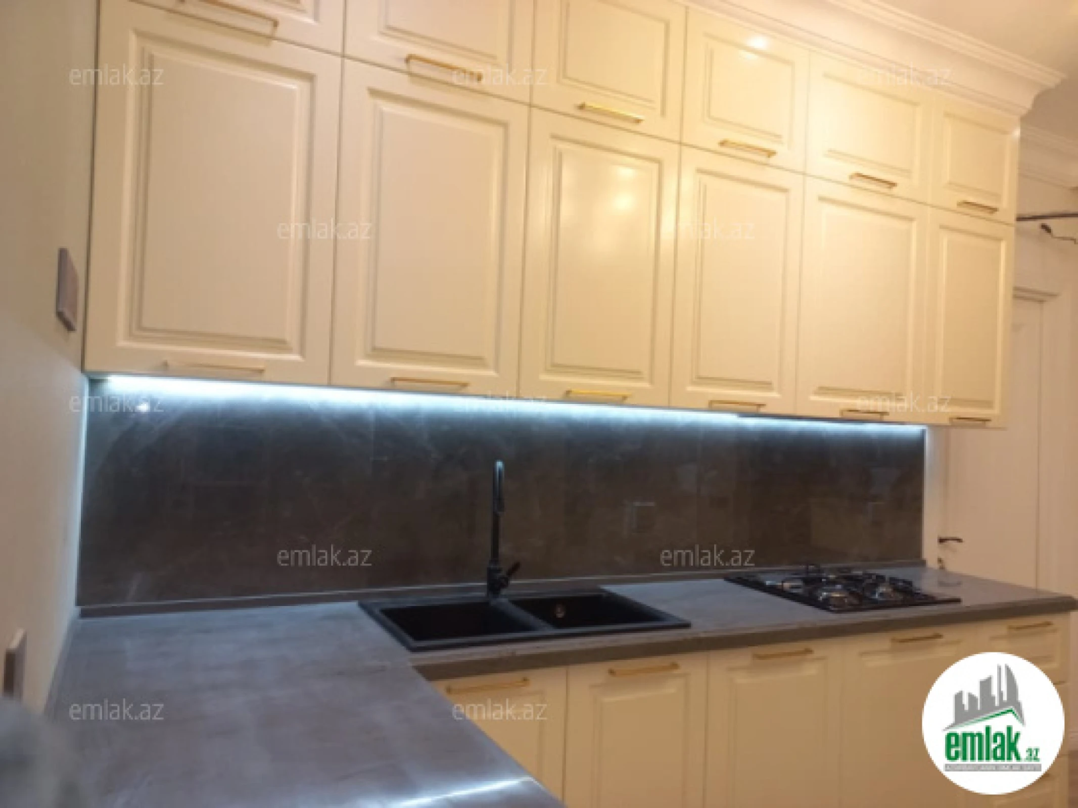 Satılır 4 otaqlı yeni tikili 140 m²