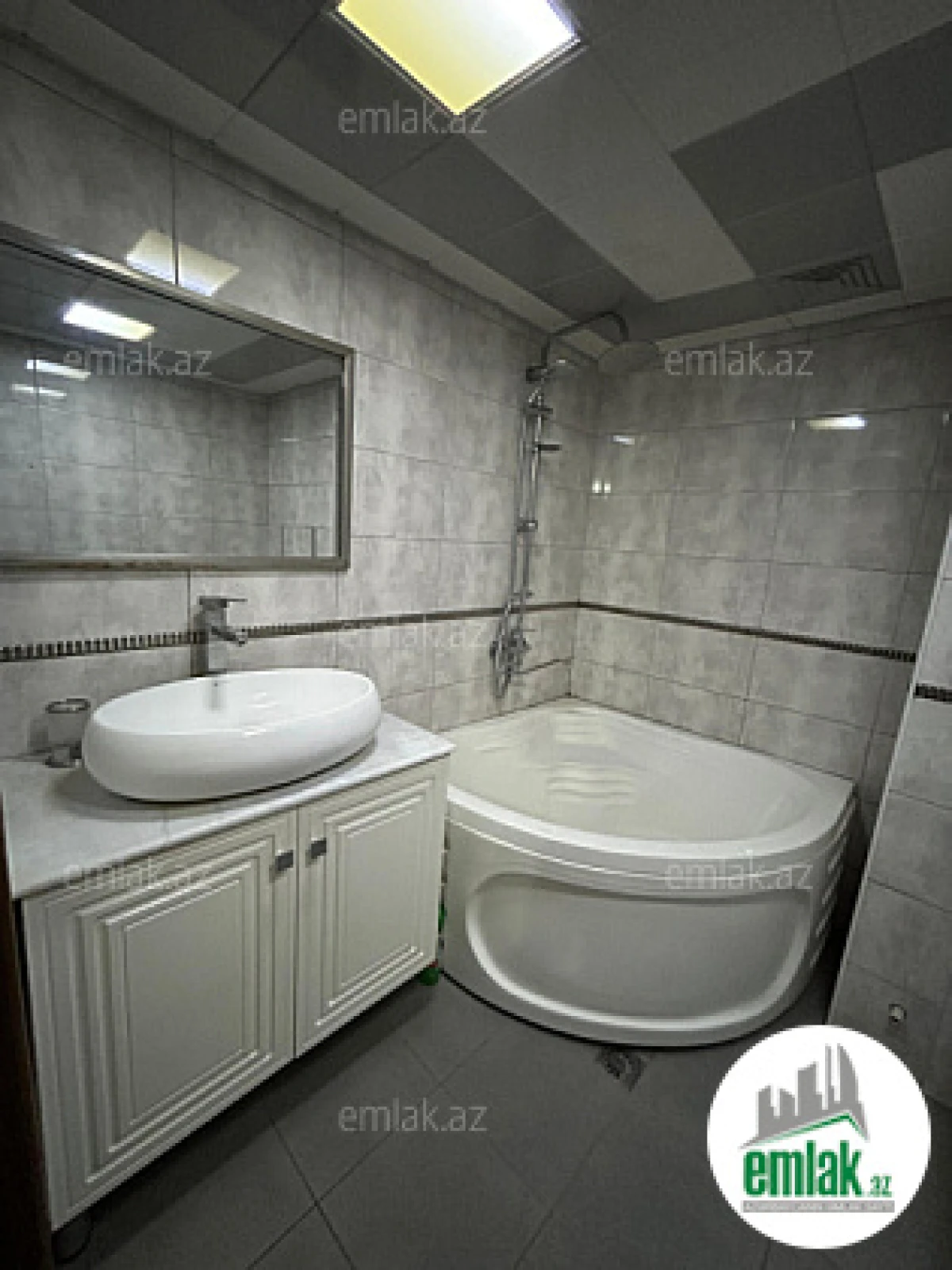 Satılır 3 otaqlı köhnə tikili 68 m²