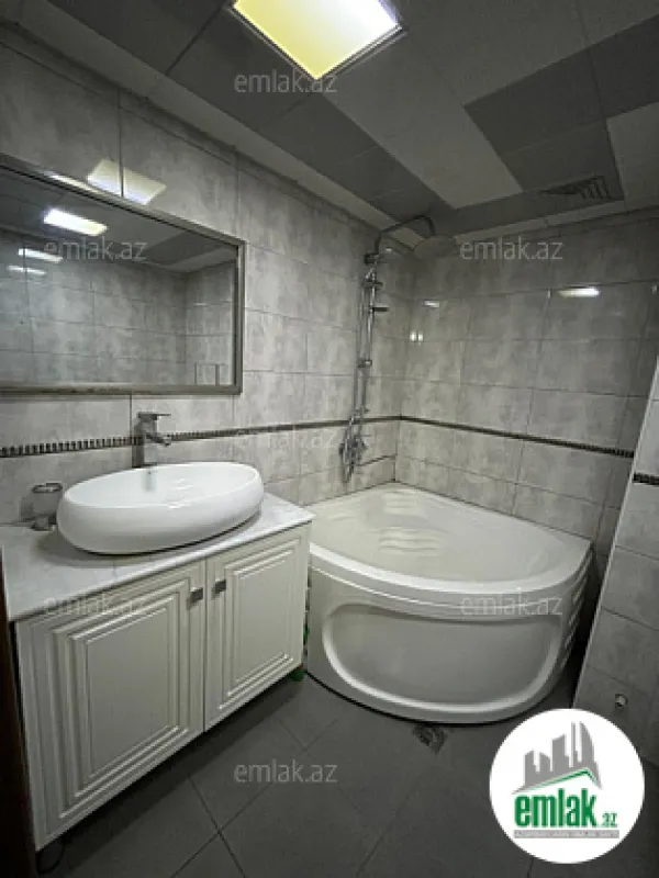 Satılır 3 otaqlı köhnə tikili 68 m²