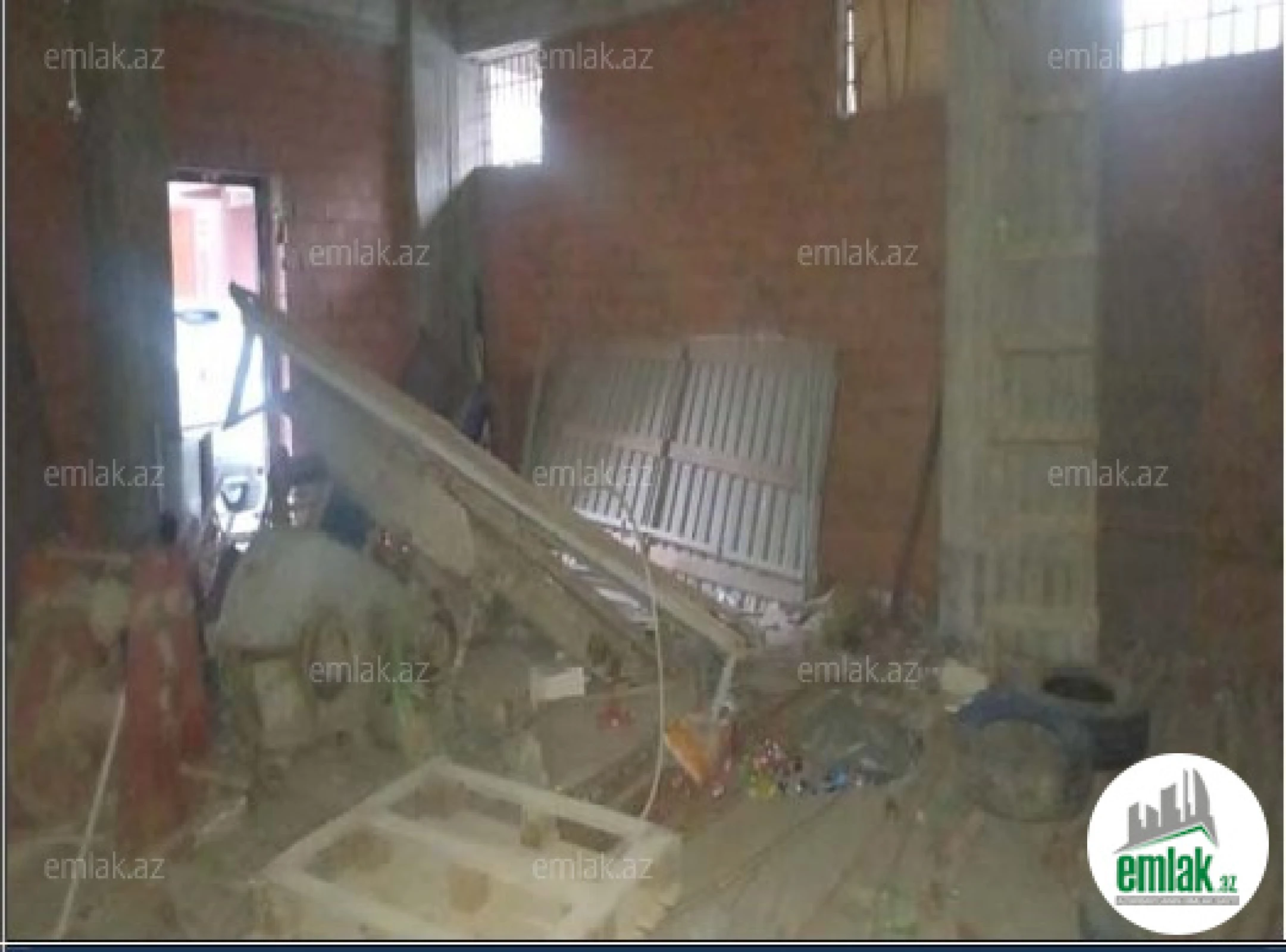 Satılır 3 otaqlı obyekt 242.3 m²