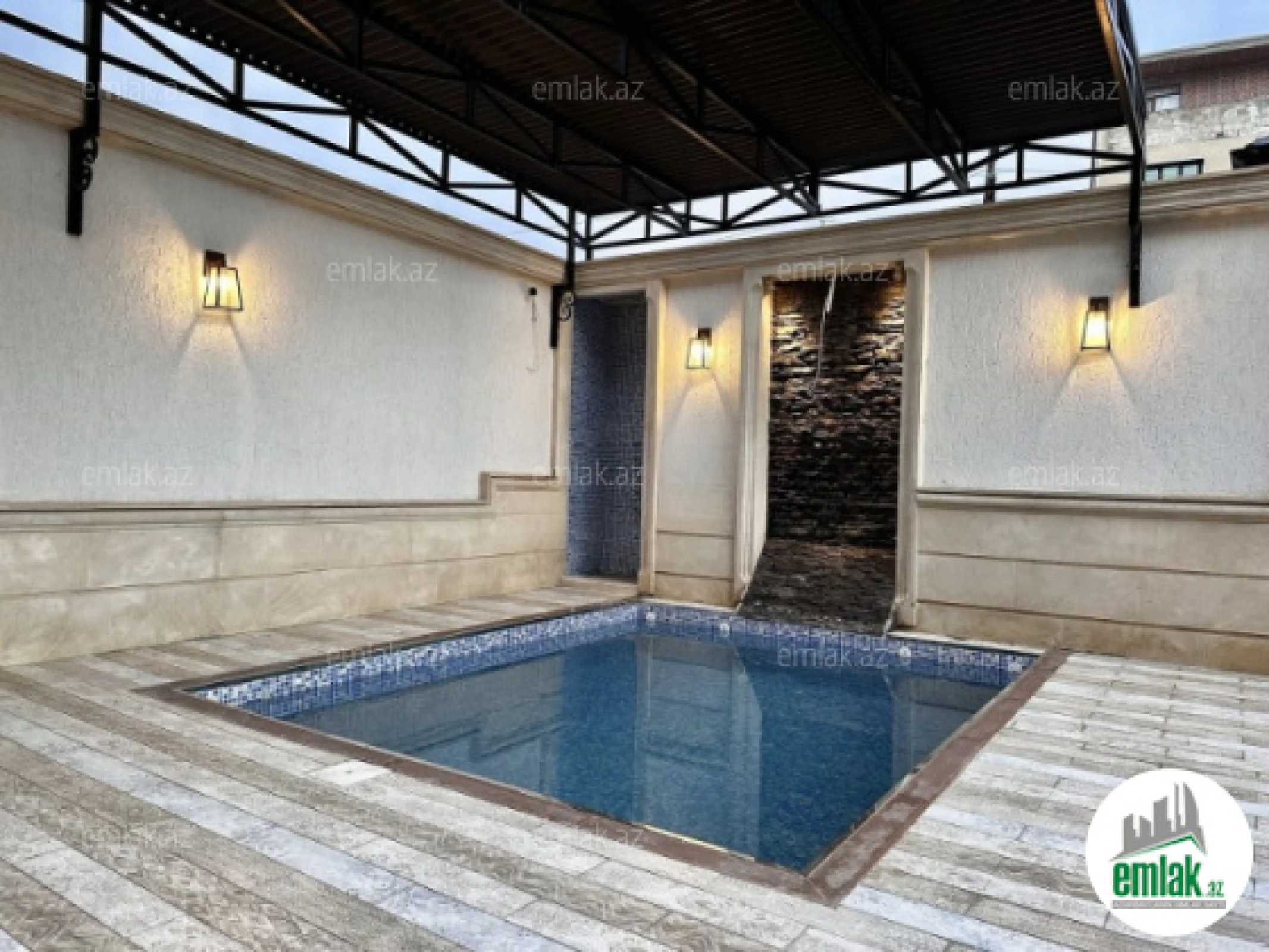 Satılır 7 otaqlı həyət evi 360 m²