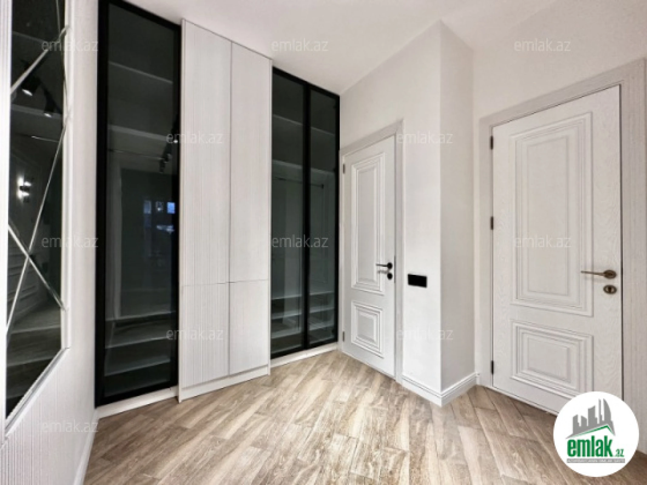 Satılır 7 otaqlı həyət evi 360 m²