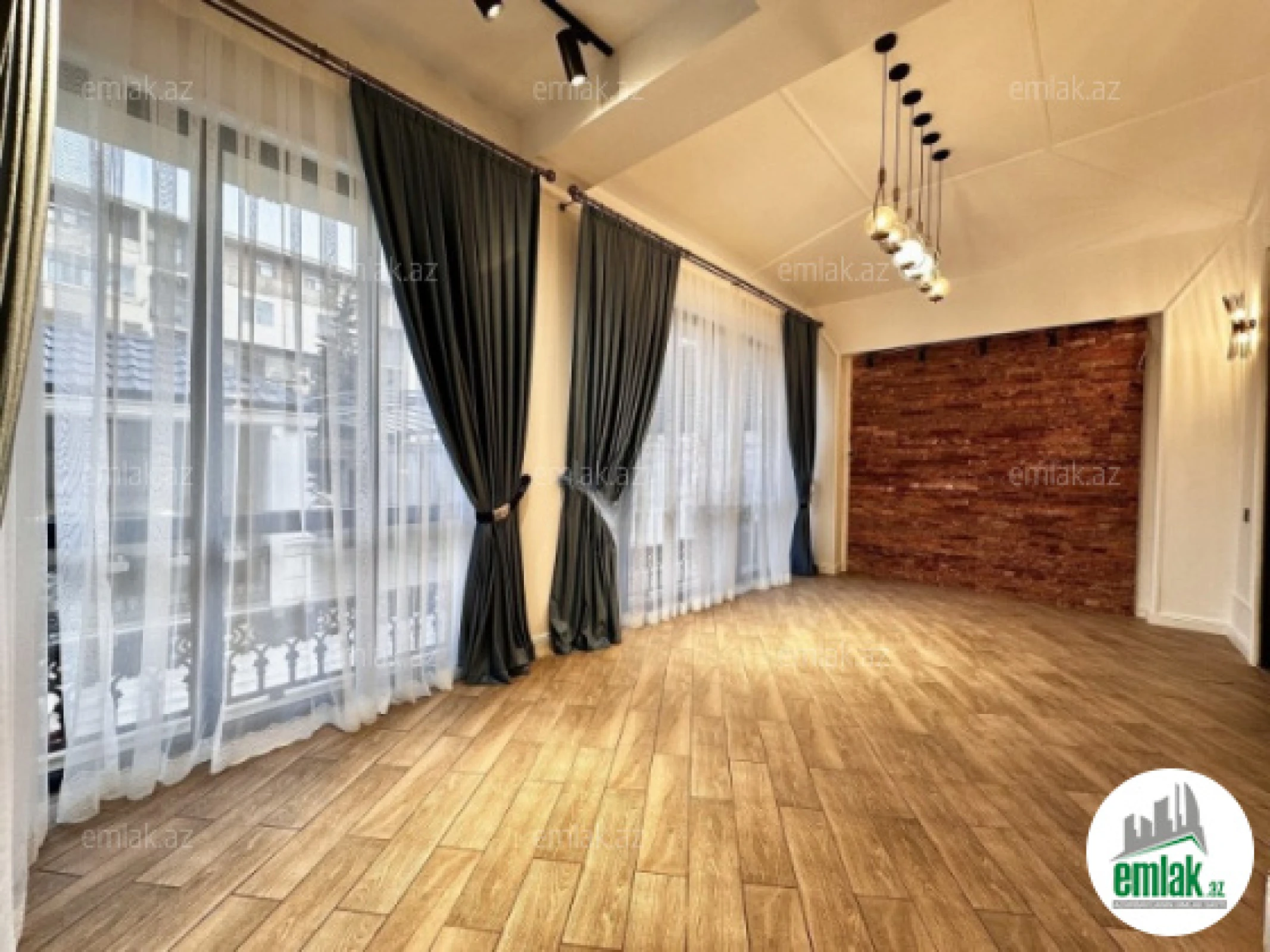 Satılır 7 otaqlı həyət evi 360 m²