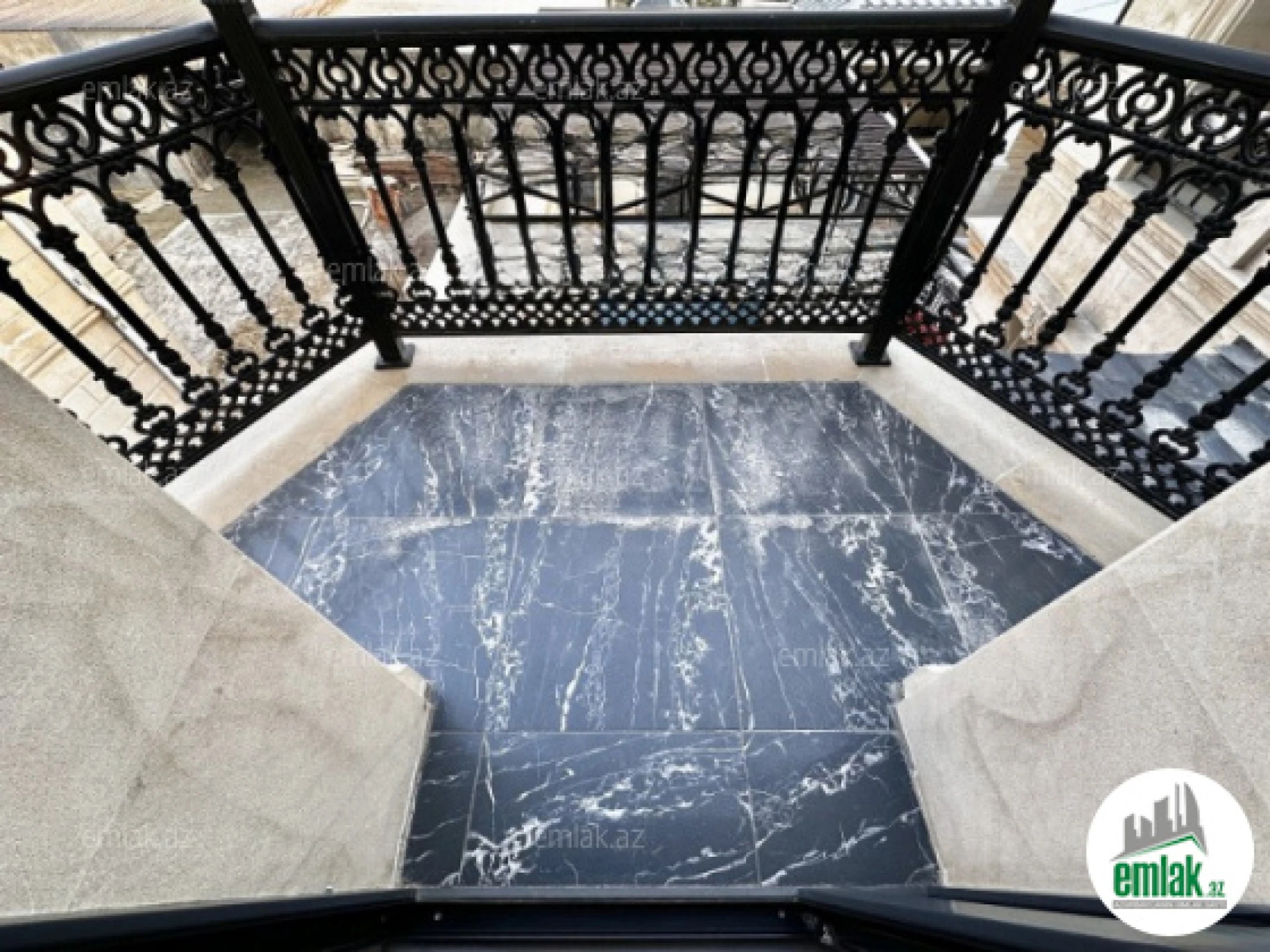 Satılır 7 otaqlı həyət evi 360 m²