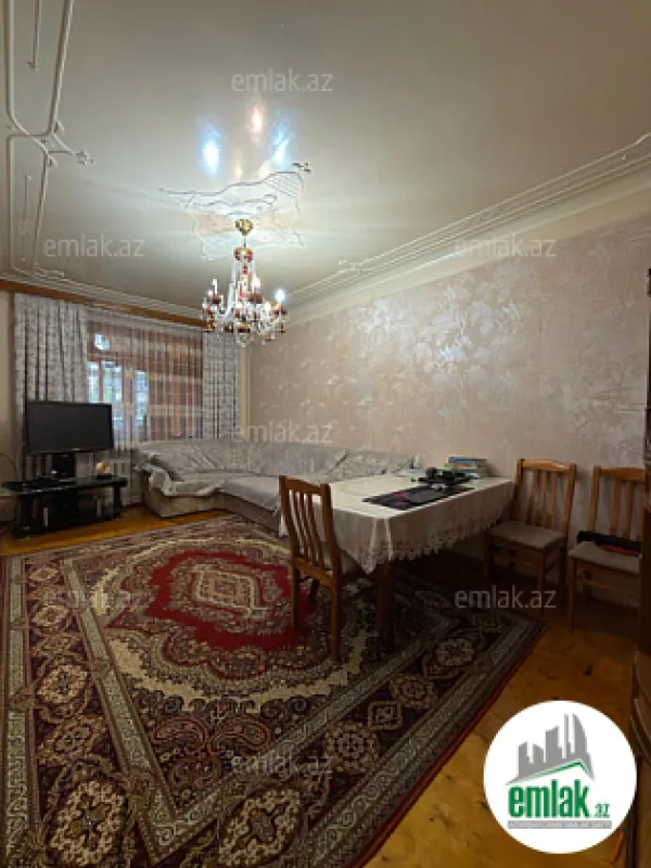 Satılır 3 otaqlı köhnə tikili 100 m²