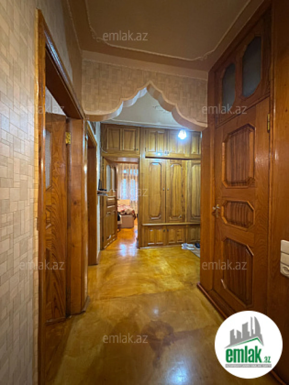 Satılır 3 otaqlı köhnə tikili 100 m²