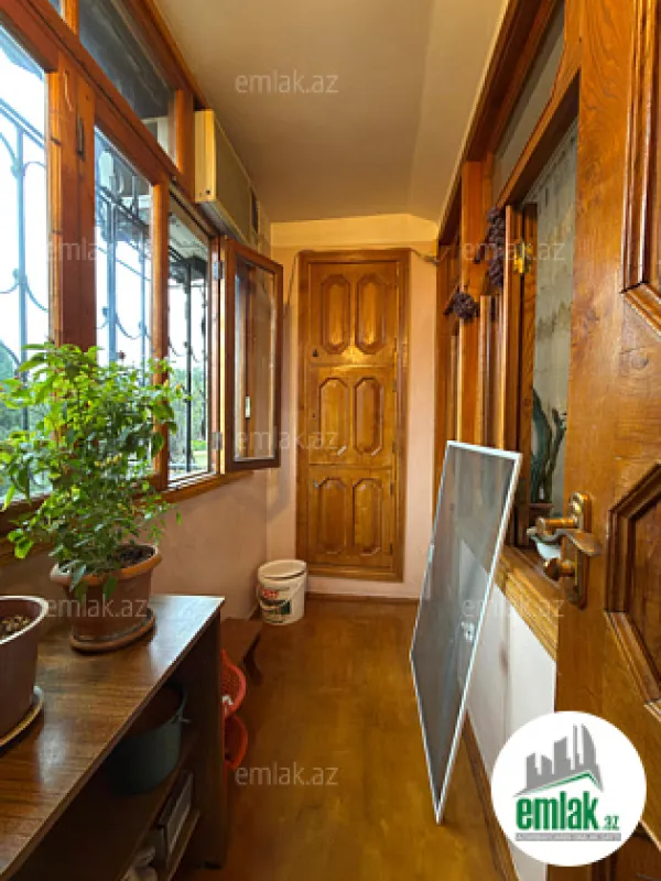 Satılır 3 otaqlı köhnə tikili 100 m²