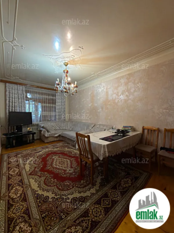 Satılır 3 otaqlı köhnə tikili 100 m²