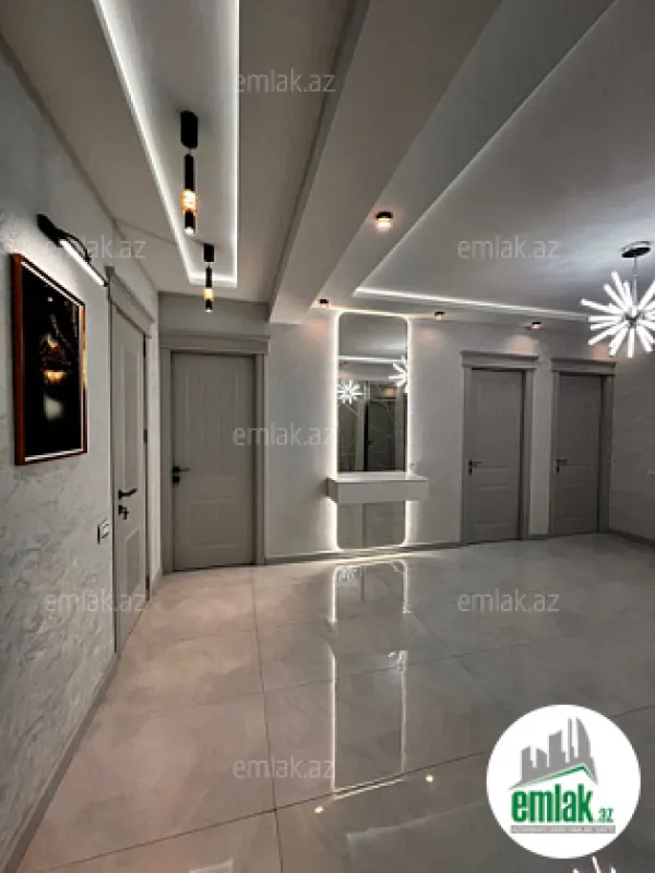 Satılır 3 otaqlı yeni tikili 130 m²