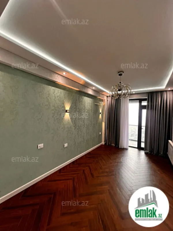 Satılır 3 otaqlı yeni tikili 130 m²