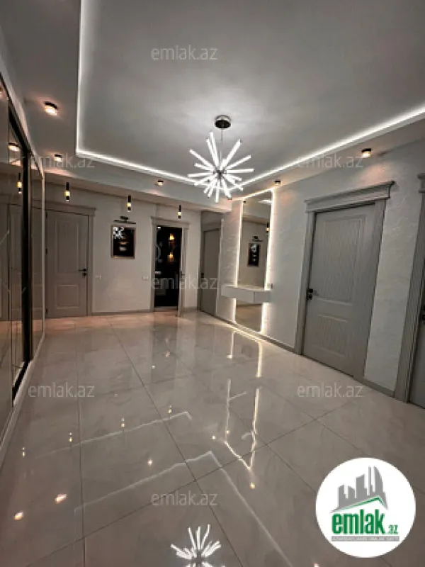 Satılır 3 otaqlı yeni tikili 130 m²