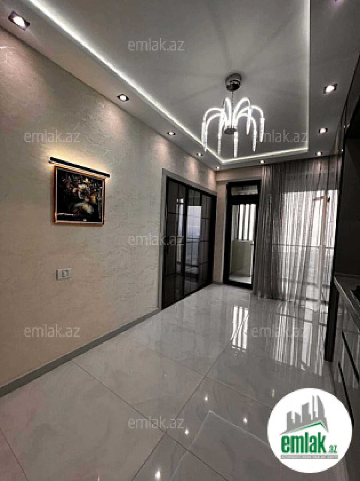 Satılır 3 otaqlı yeni tikili 130 m²