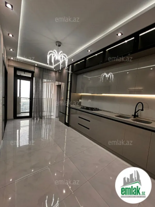 Satılır 3 otaqlı yeni tikili 130 m²