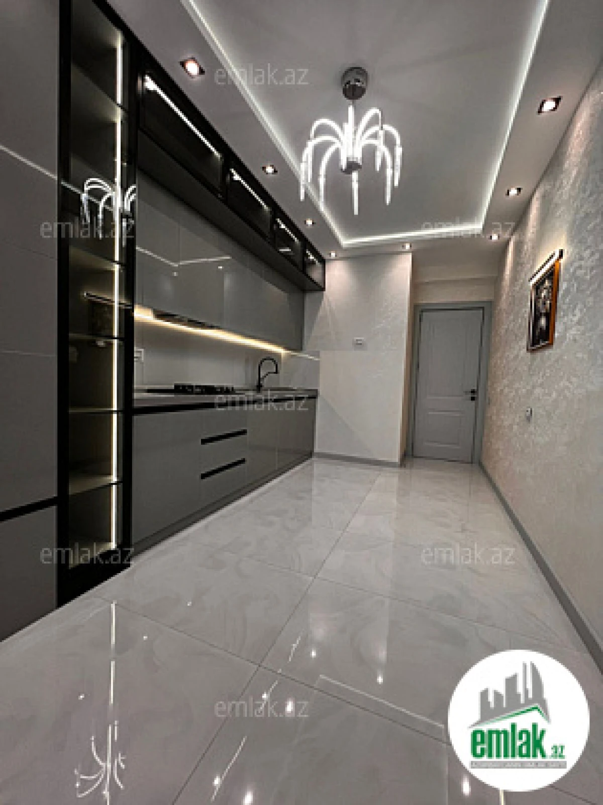 Satılır 3 otaqlı yeni tikili 130 m²