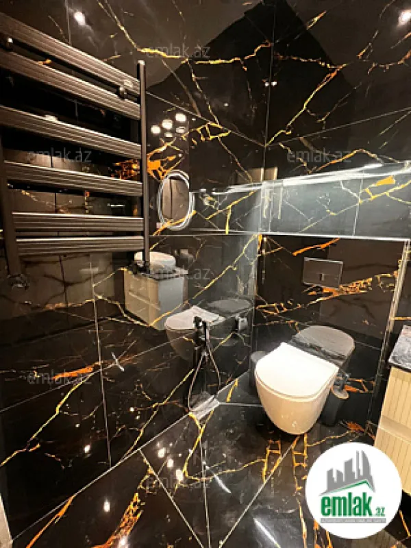 Satılır 3 otaqlı yeni tikili 130 m²