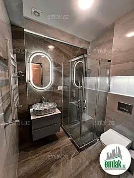 Satılır 3 otaqlı yeni tikili 130 m²