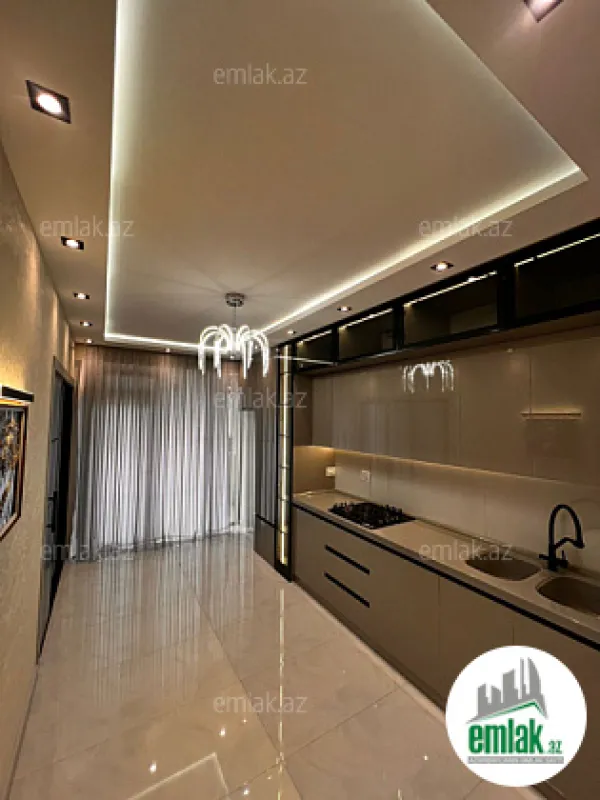 Satılır 3 otaqlı yeni tikili 130 m²