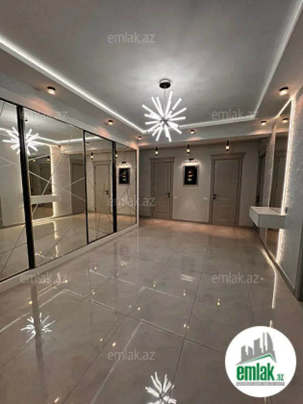 Satılır 3 otaqlı yeni tikili 130 m²