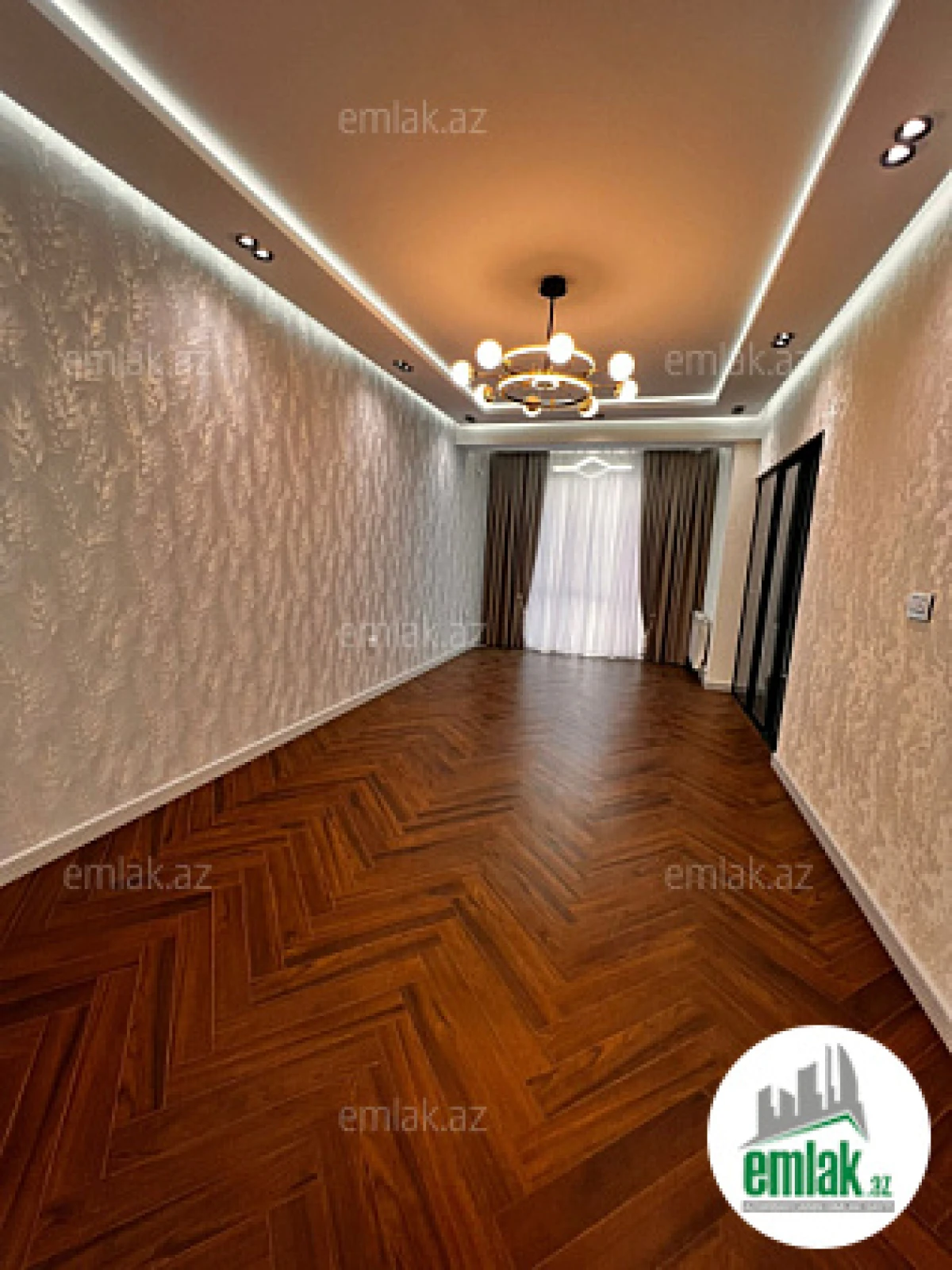 Satılır 3 otaqlı yeni tikili 130 m²