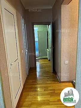 Satılır 4 otaqlı köhnə tikili 110 m²