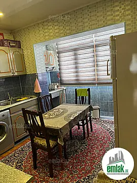 Satılır 4 otaqlı köhnə tikili 110 m²