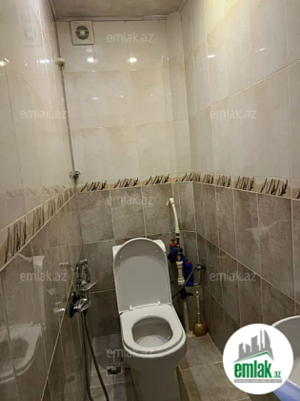 Satılır 4 otaqlı köhnə tikili 110 m²