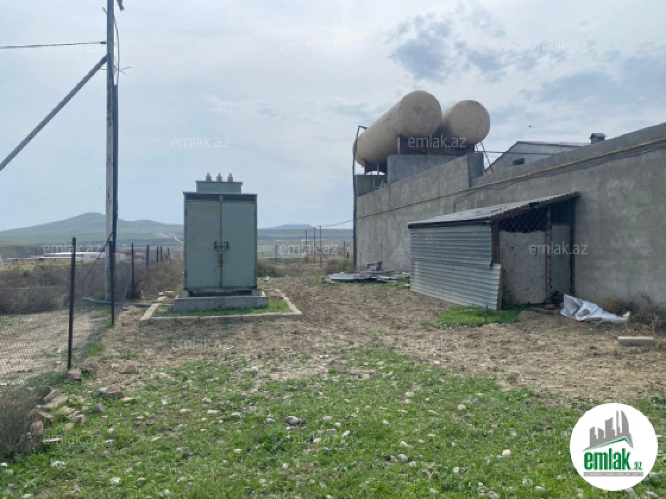 Satılır 100 otaqlı obyekt 3000 m²