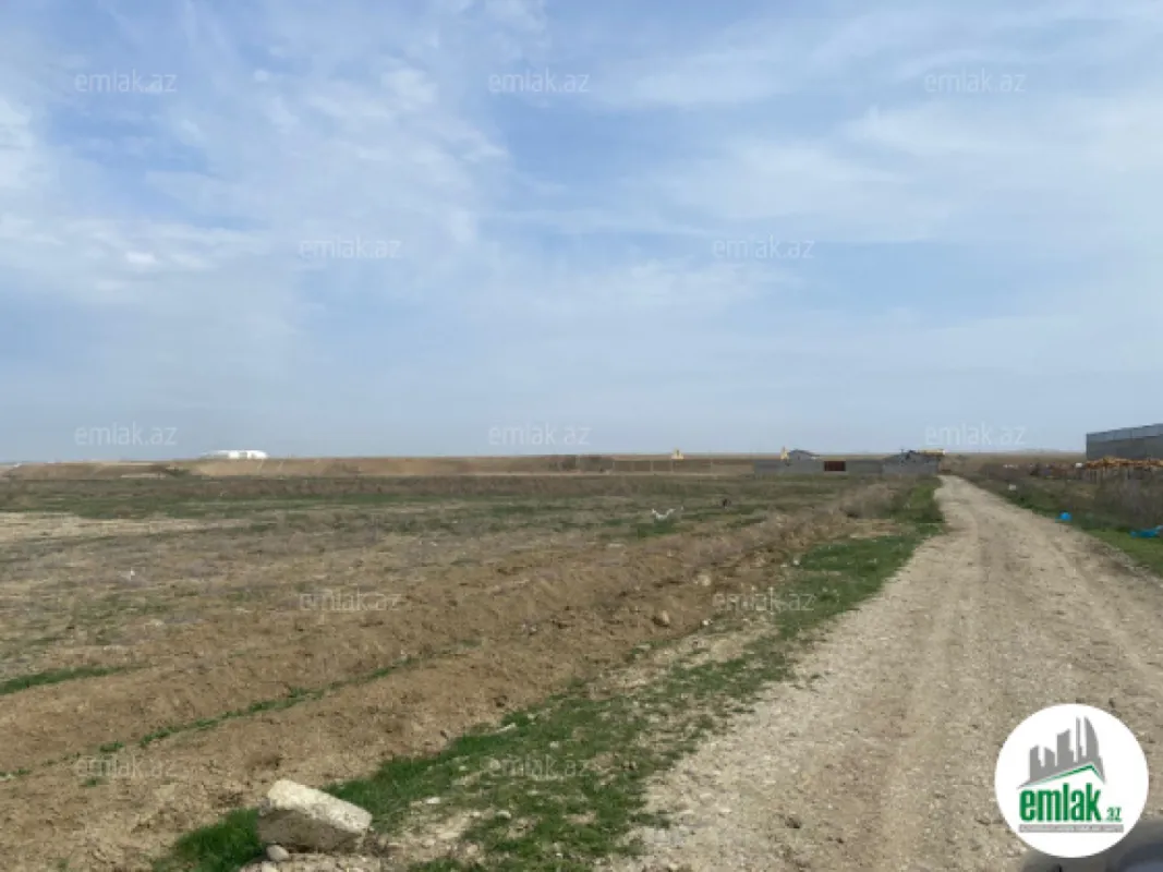 Satılır 100 otaqlı obyekt 3000 m²