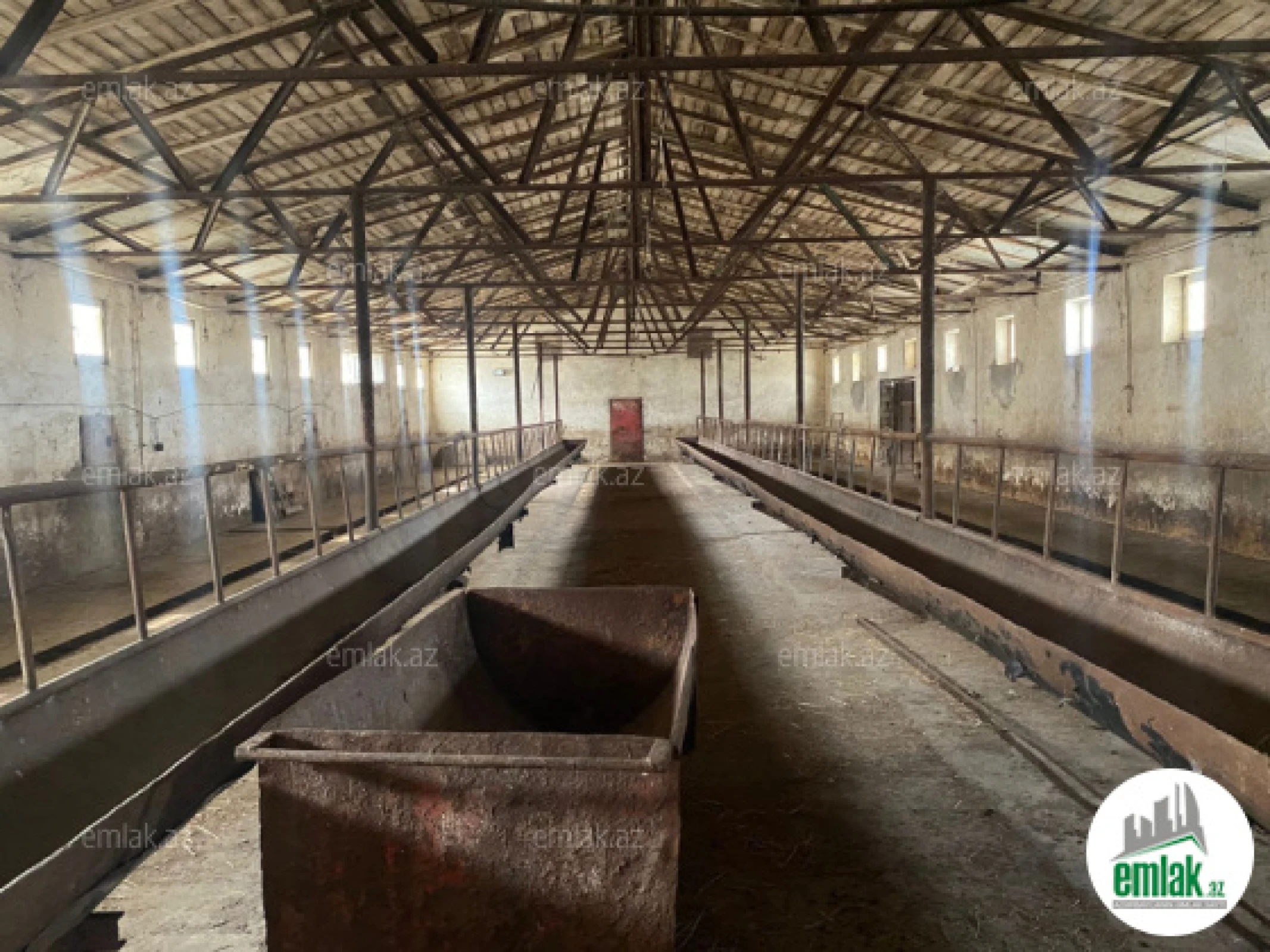 Satılır 100 otaqlı obyekt 3000 m²