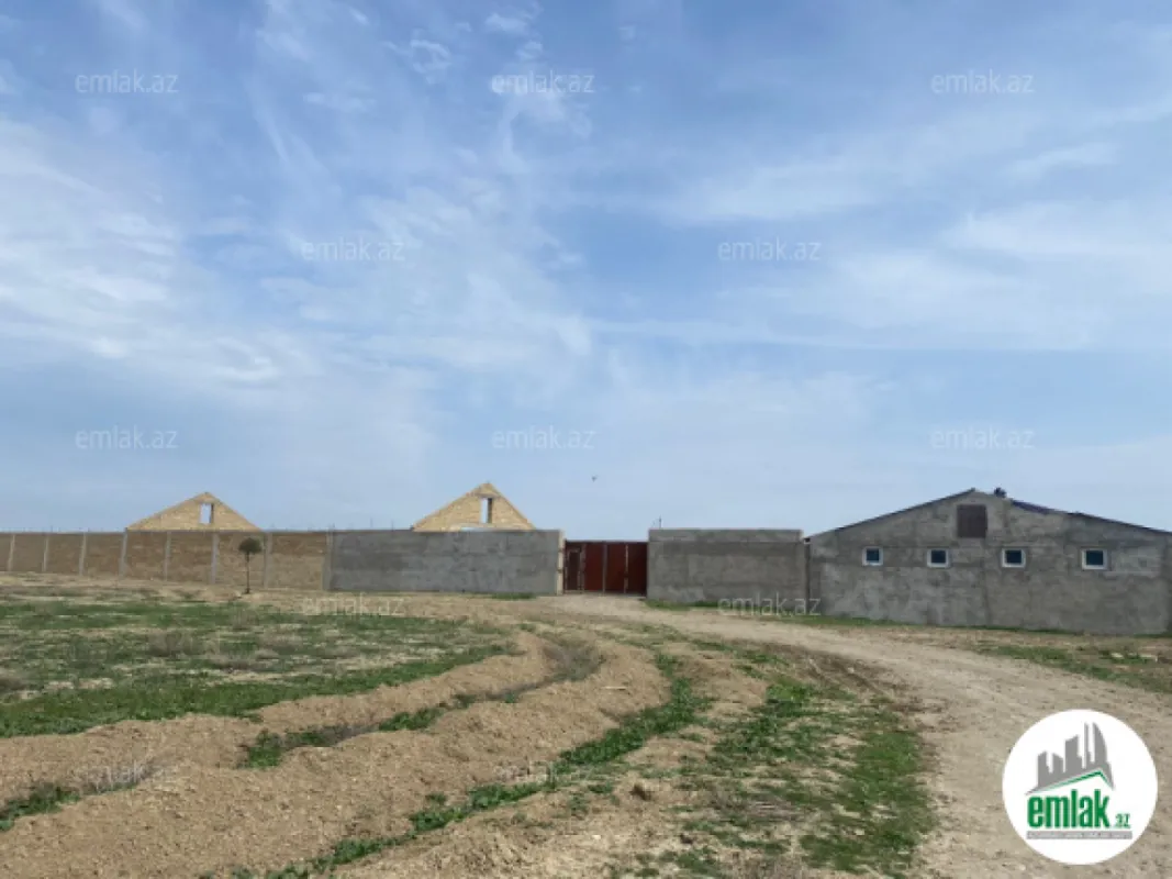 Satılır 100 otaqlı obyekt 3000 m²