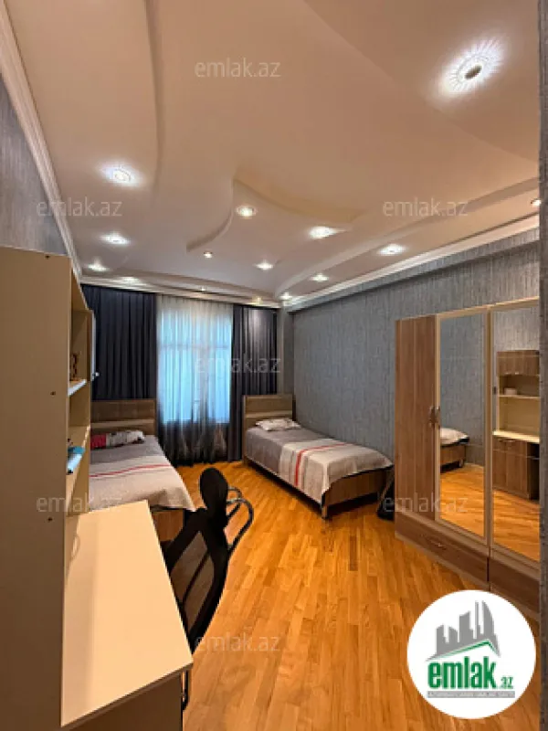 Satılır 4 otaqlı yeni tikili 130 m²