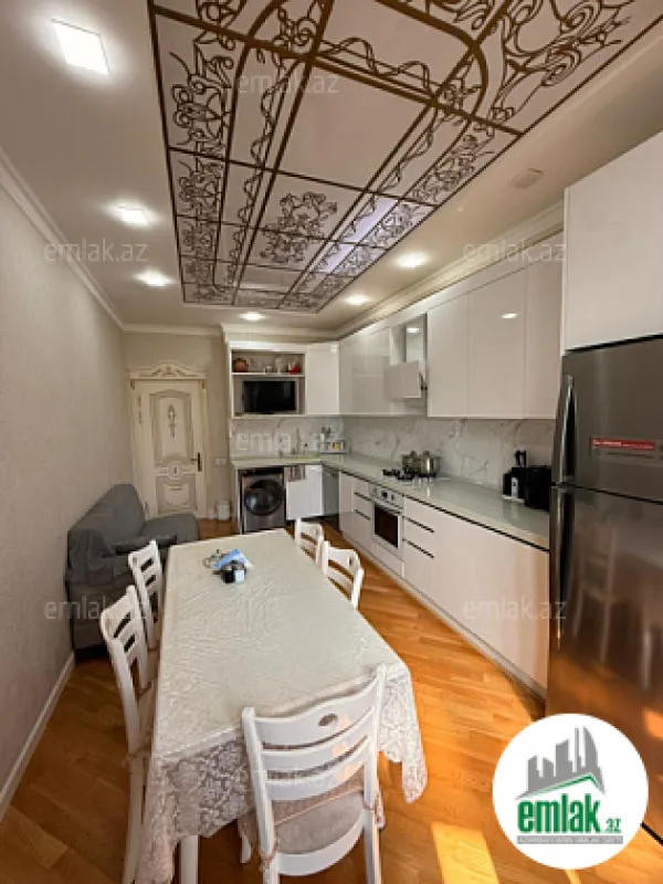 Satılır 4 otaqlı yeni tikili 130 m²