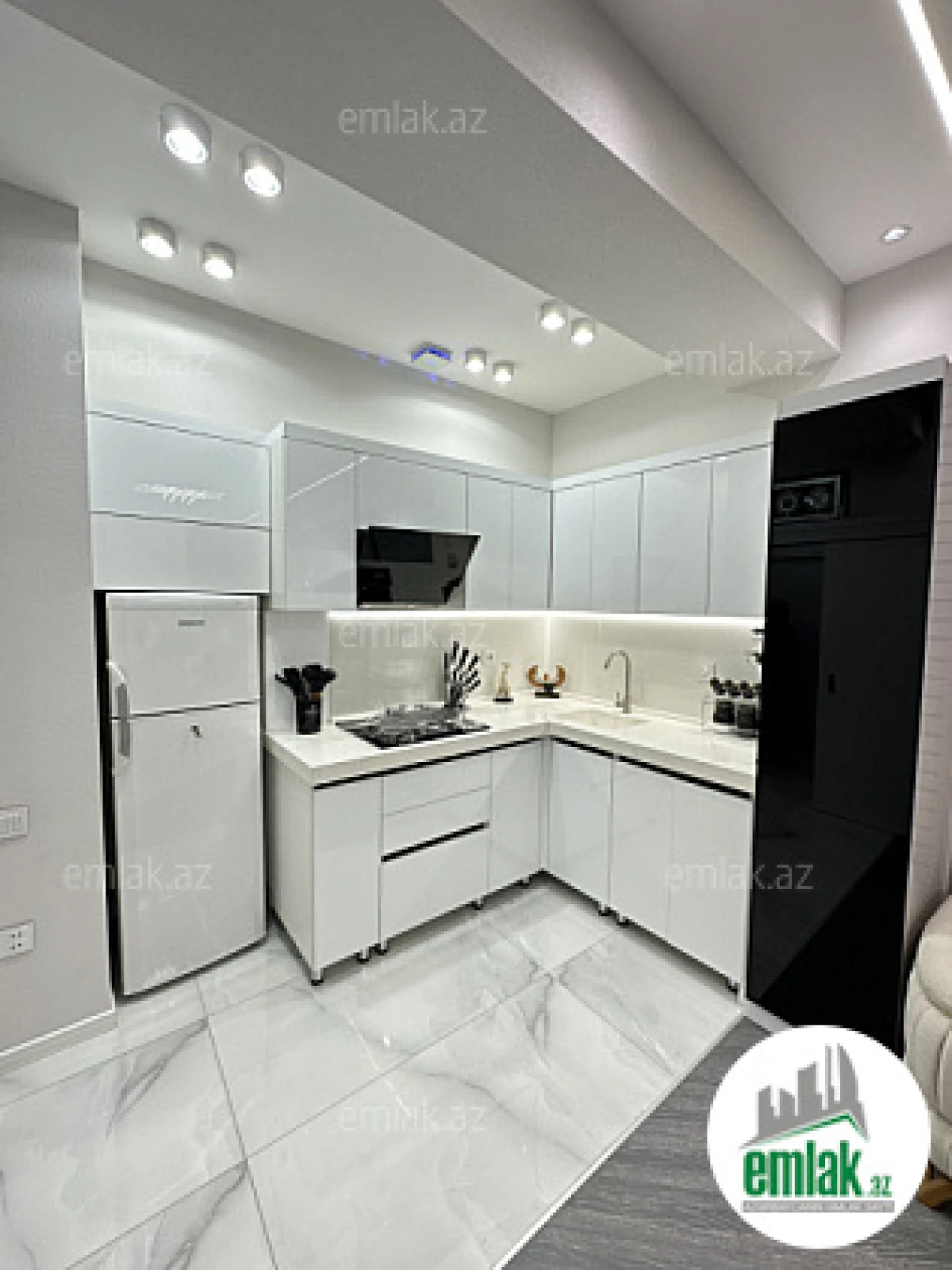 Satılır 2 otaqlı yeni tikili 55 m²