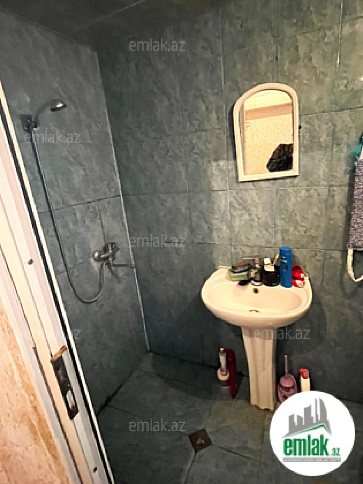 Satılır 2 otaqlı köhnə tikili 45 m²