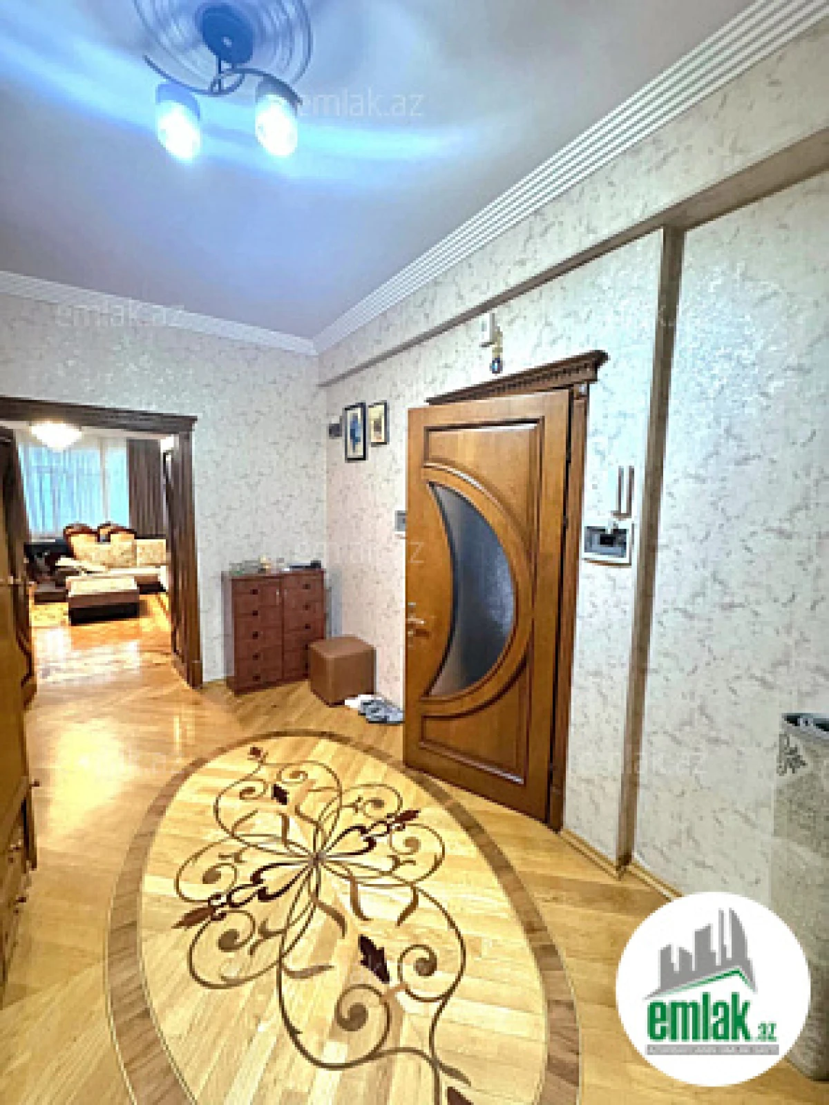 Satılır 3 otaqlı yeni tikili 150 m²