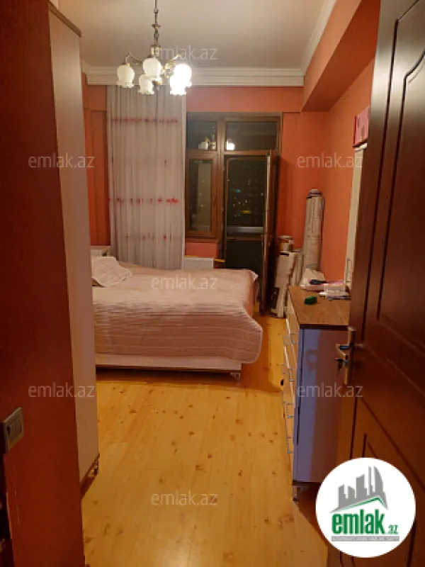 Satılır 3 otaqlı yeni tikili 115 m²