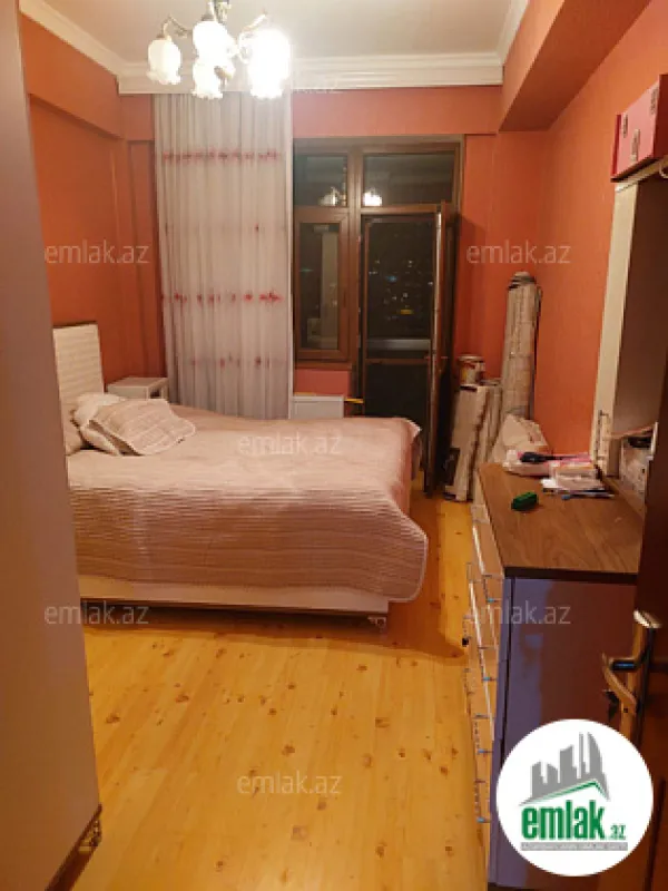 Satılır 3 otaqlı yeni tikili 115 m²
